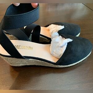 Dream Pairs Women’s Black Wedges with Strap Size 9.5